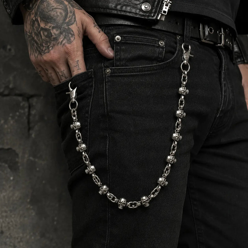 Trouser chain for unisex, with Multi skull head worn mostly on loop of the jeans