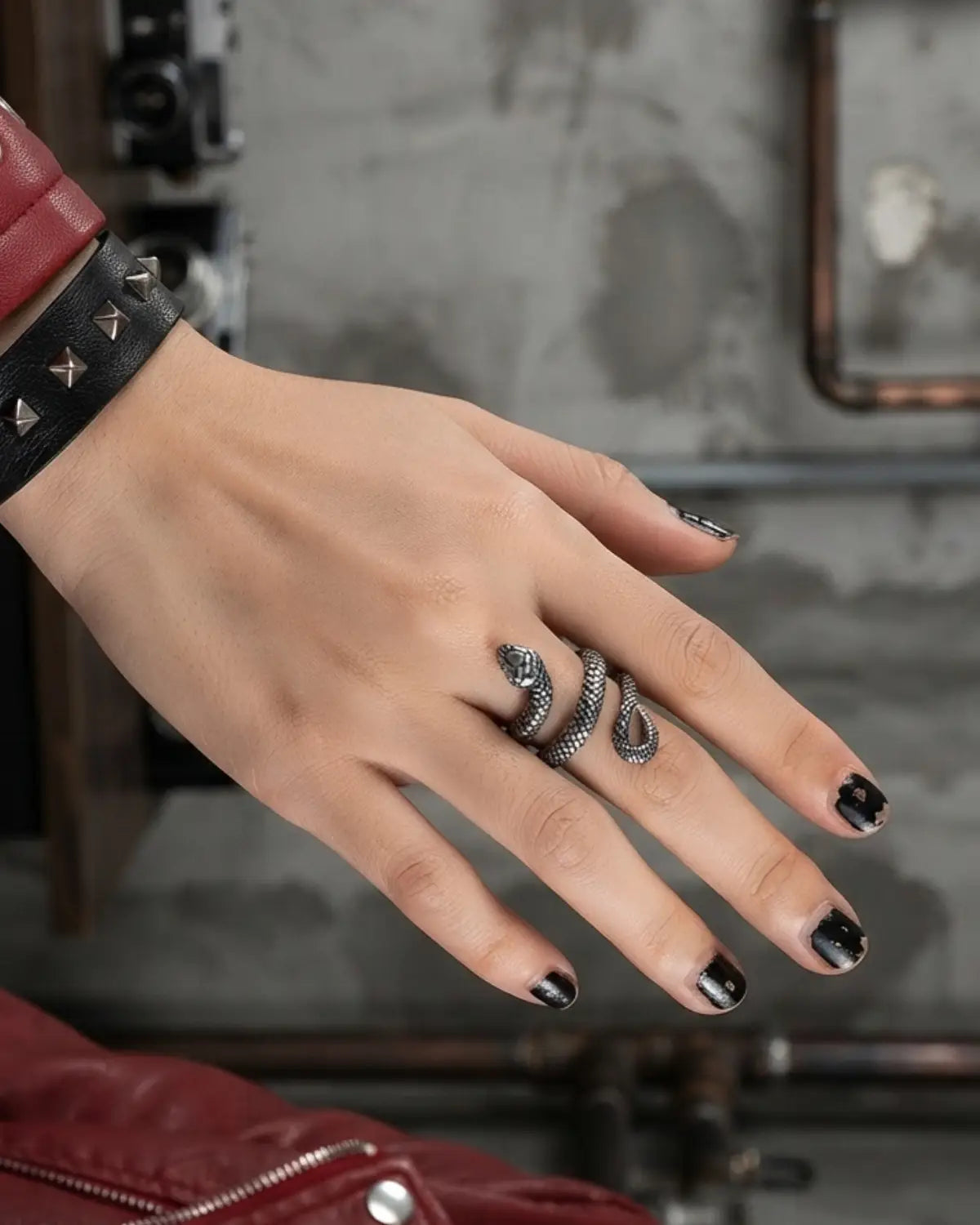 VENOMOUS COIL STAINLESS STEEL WRAP RING