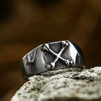 CROSSBONE SIGNET STAINLESS STEEL RING
