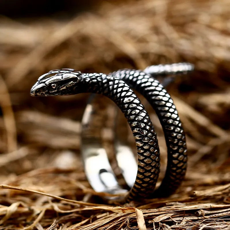 VENOMOUS COIL STAINLESS STEEL WRAP RING